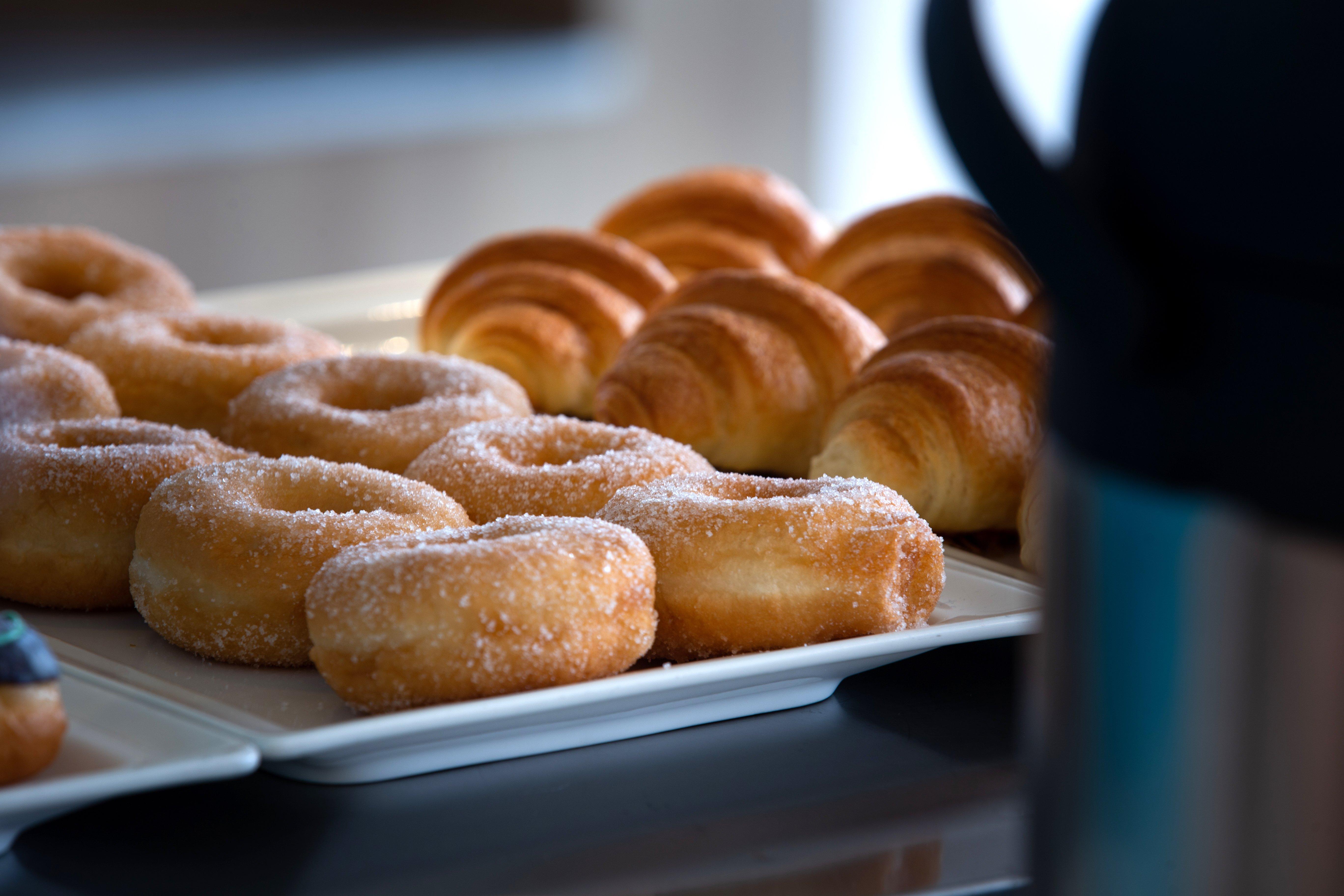 Holiday Inn Bengaluru Racecourse By Ihg Kültér fotó Poffertjes
