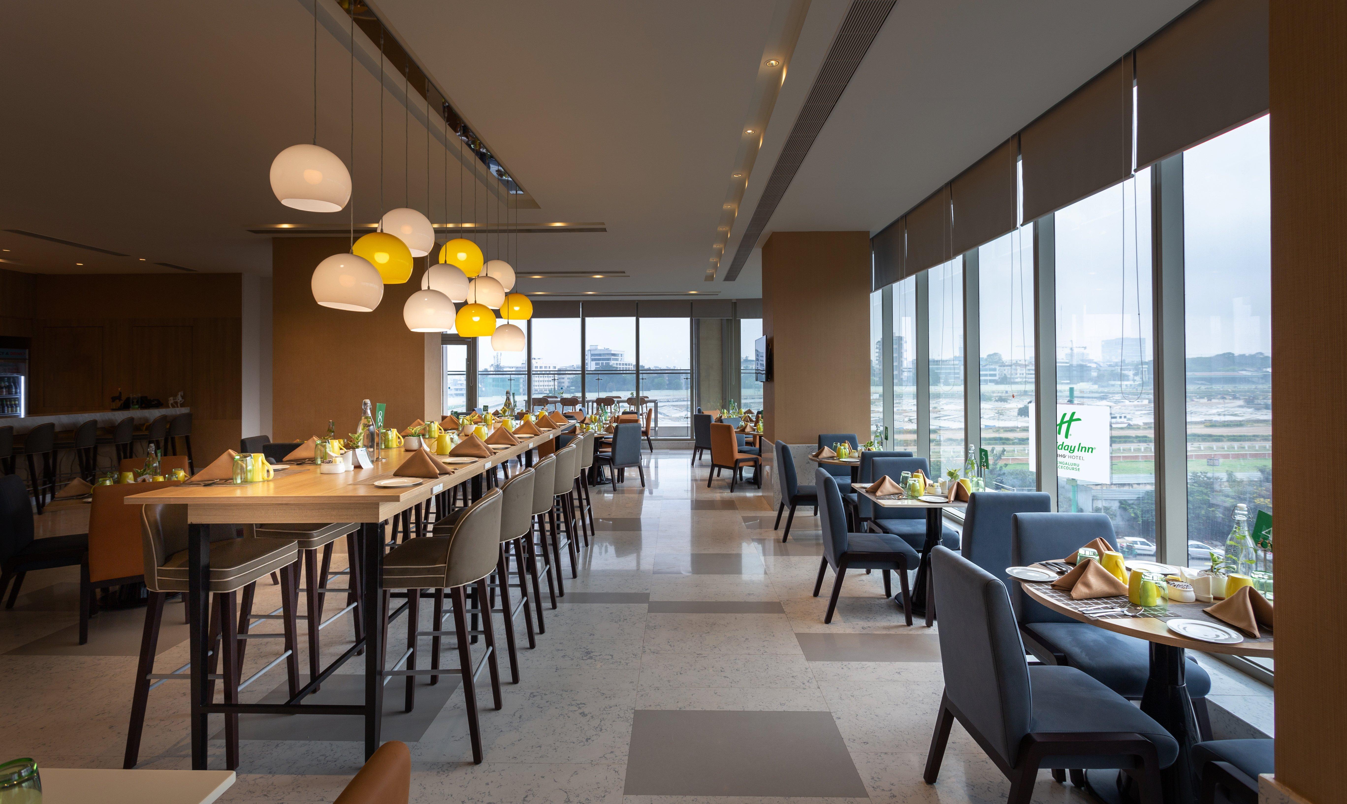 Holiday Inn Bengaluru Racecourse By Ihg Kültér fotó The lounge at Changi Airport