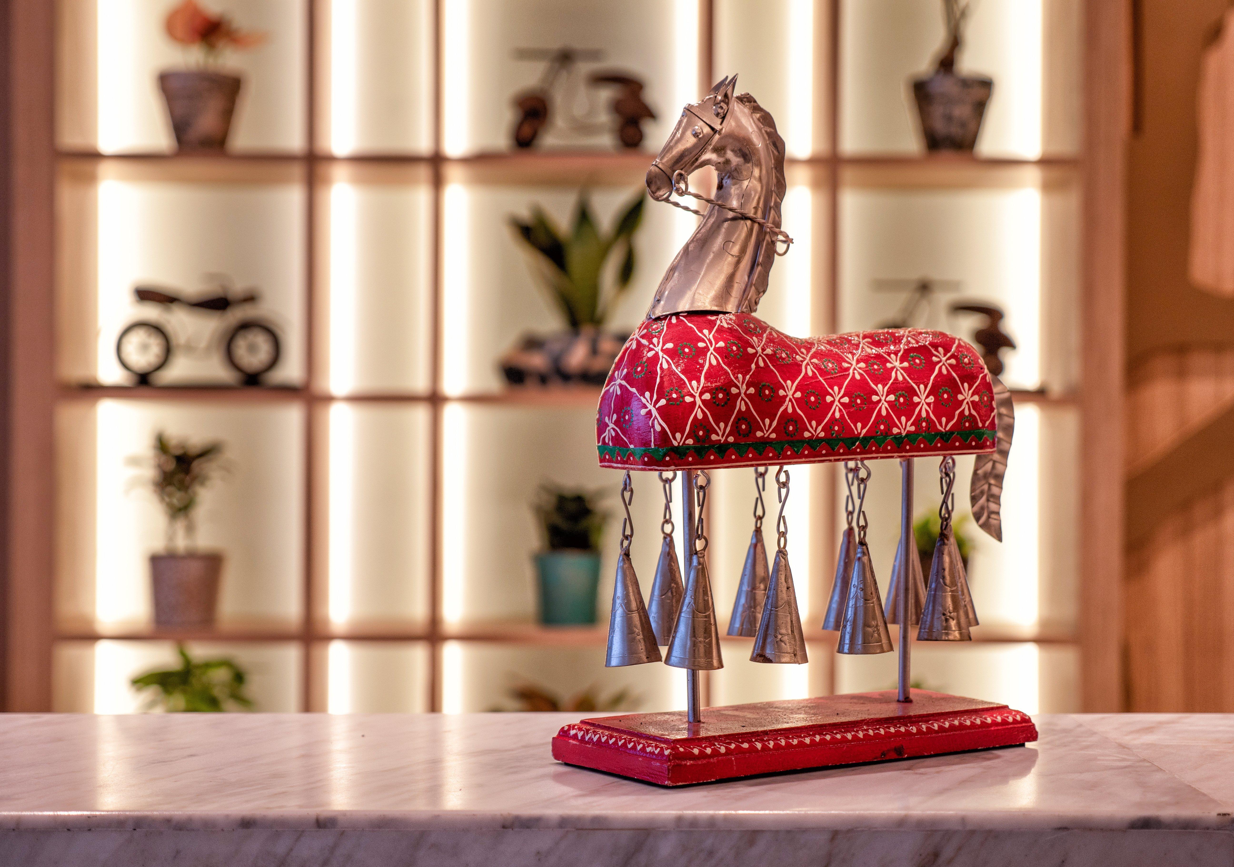 Holiday Inn Bengaluru Racecourse By Ihg Kültér fotó A wind chime
