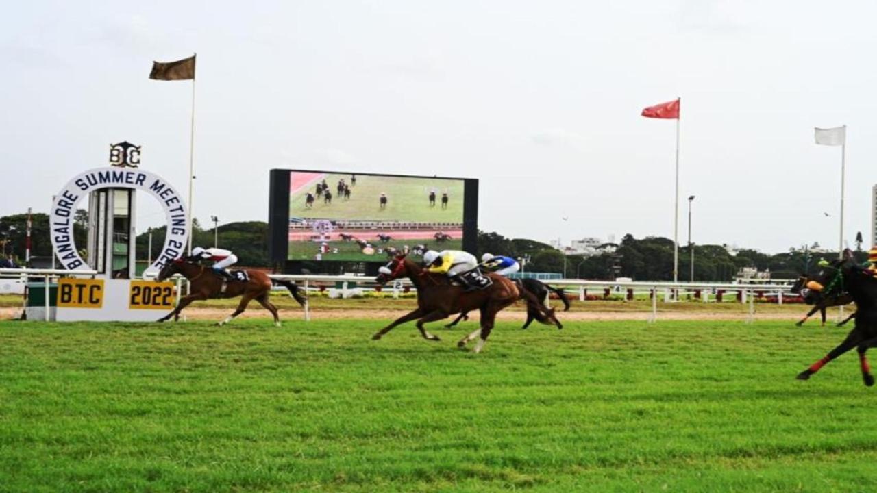 Holiday Inn Bengaluru Racecourse By Ihg Kültér fotó The 2011 Singapore Derby