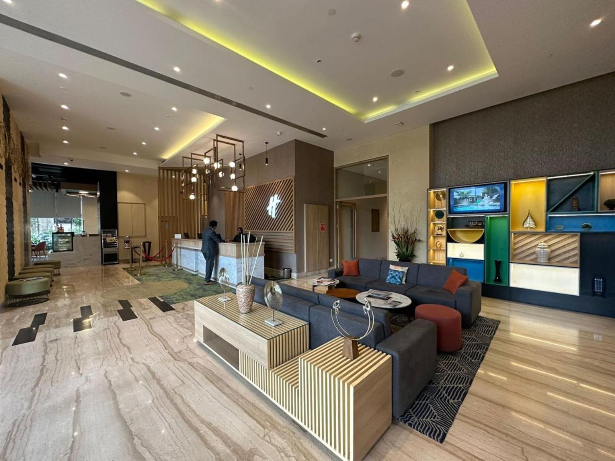 Holiday Inn Bengaluru Racecourse By Ihg Kültér fotó The lobby of the hotel