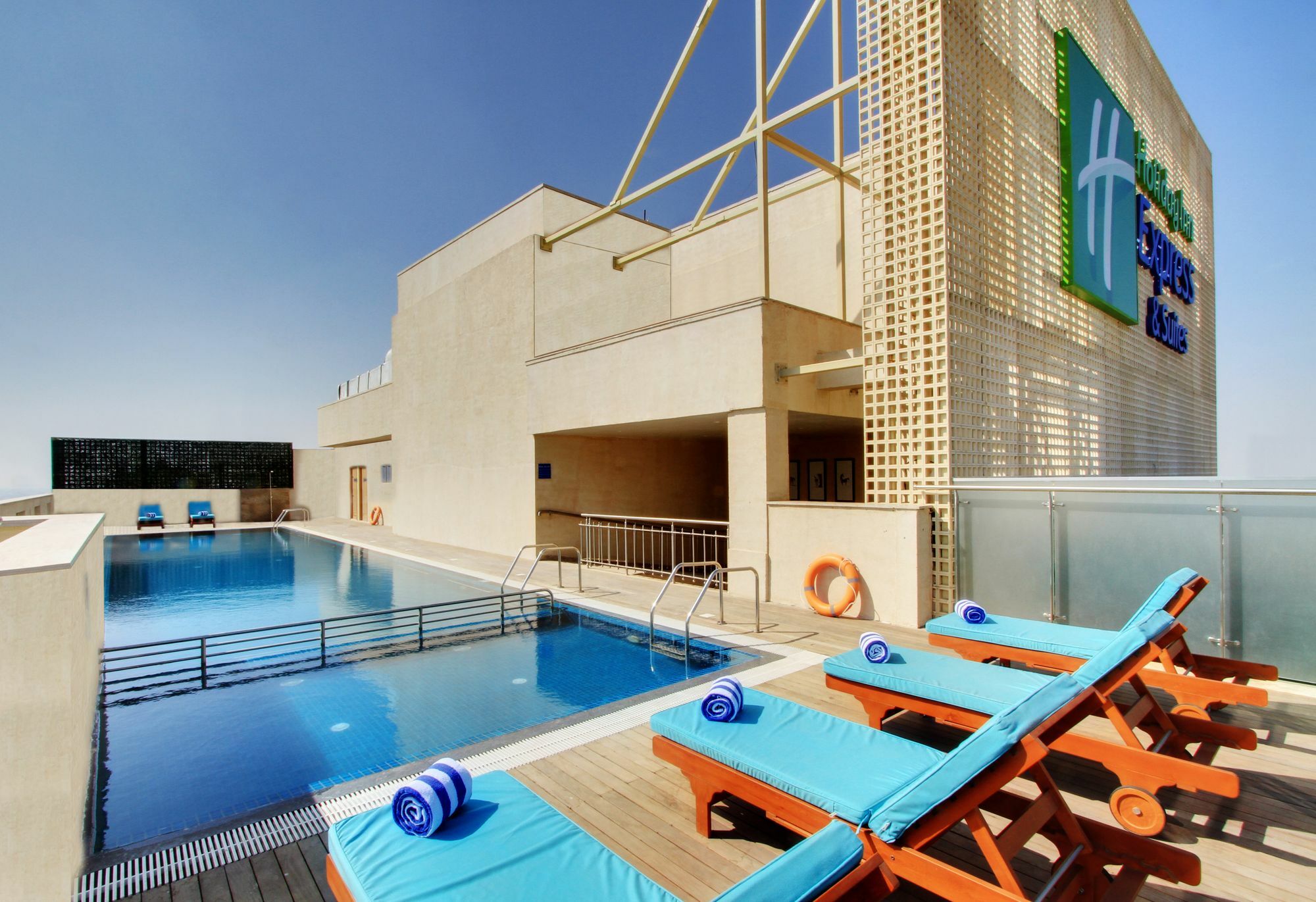 Holiday Inn Bengaluru Racecourse By Ihg Kültér fotó Holiday Inn Express Dubai